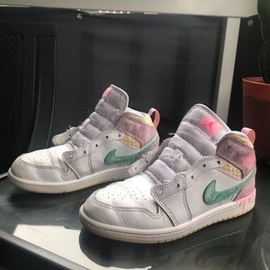 Girl Jordan Size 2 1/2